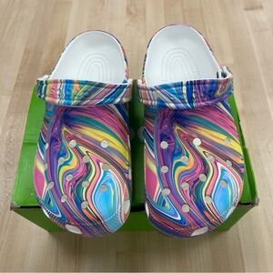 Crocs Classic Out of this World Marble Swirl" Clogs.Size: Men’s 5 / Women’s 7